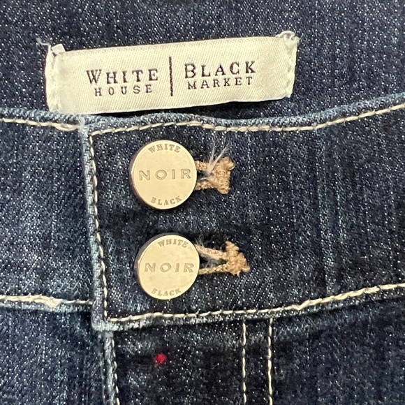 32. WHBM NOIR Cropped Denim Jeans, Sz 2, 99% cotton 1% Spandex, Distressed Marks - Picture 5 of 12